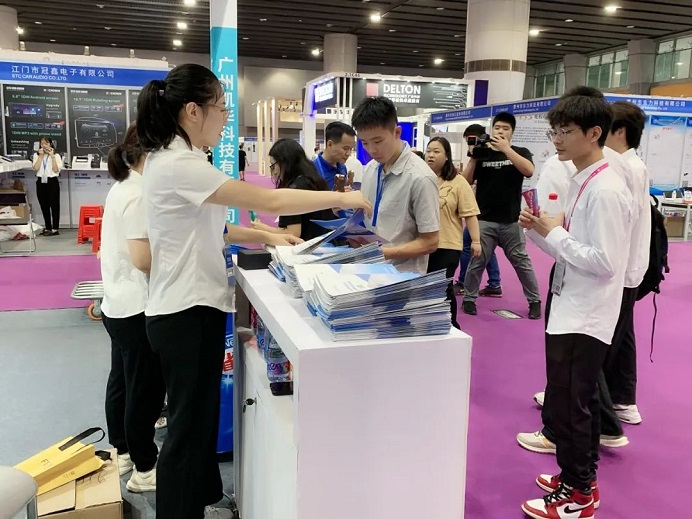 展会现场2.jpg